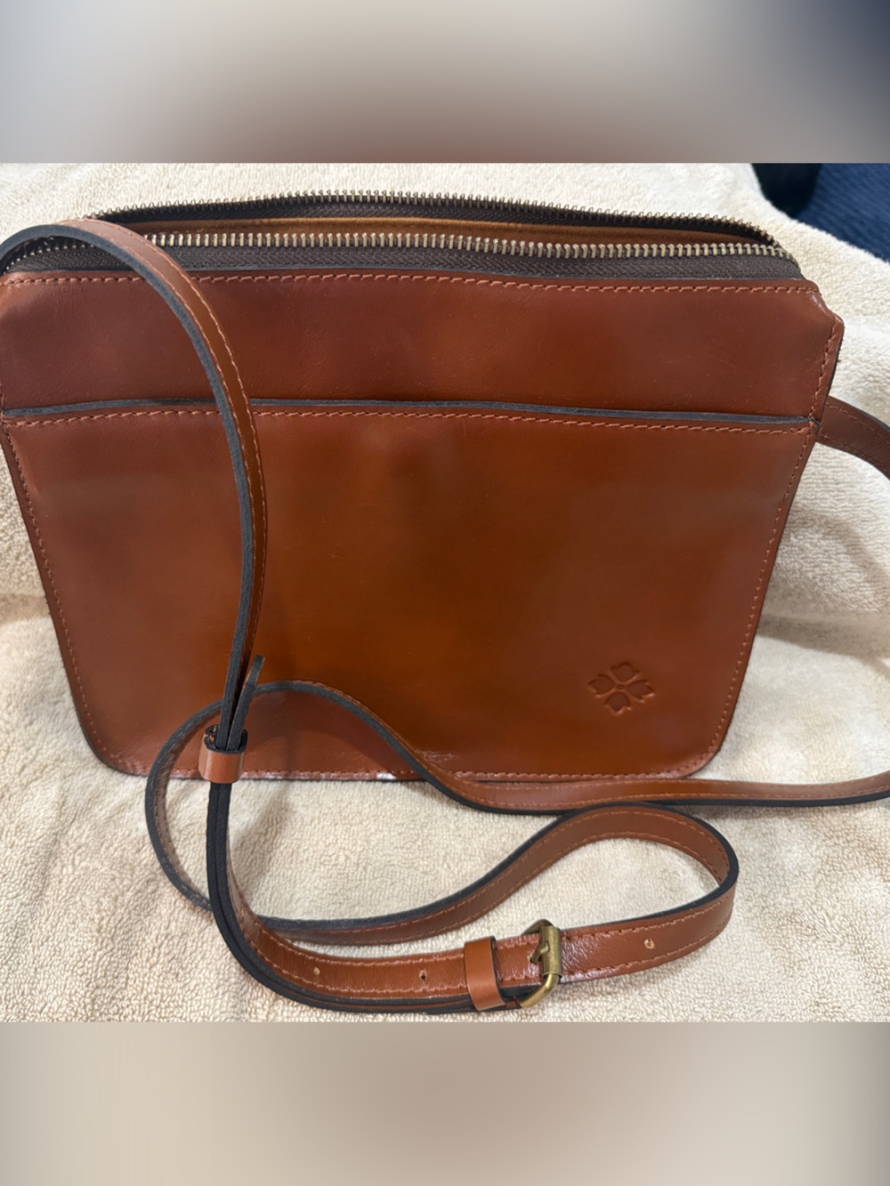 Leather Crossbody Bag in Brown - Unbranded